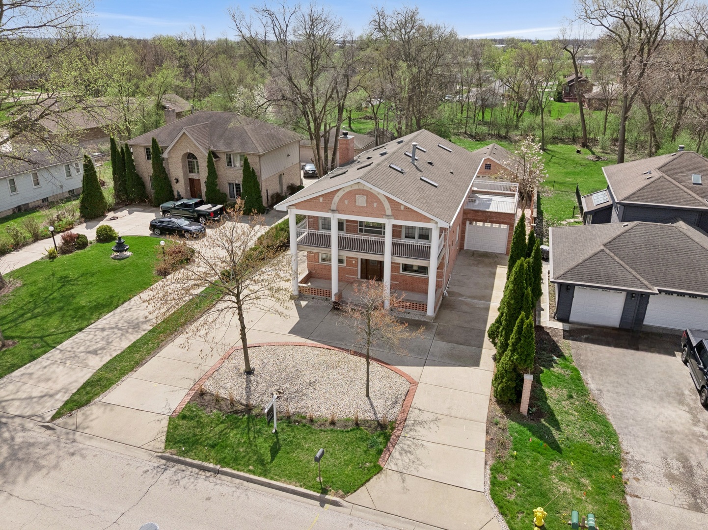 9807 West 57th Street Countryside, IL 60525 - Photo 39 of 48 a view of a town with brick building in the background