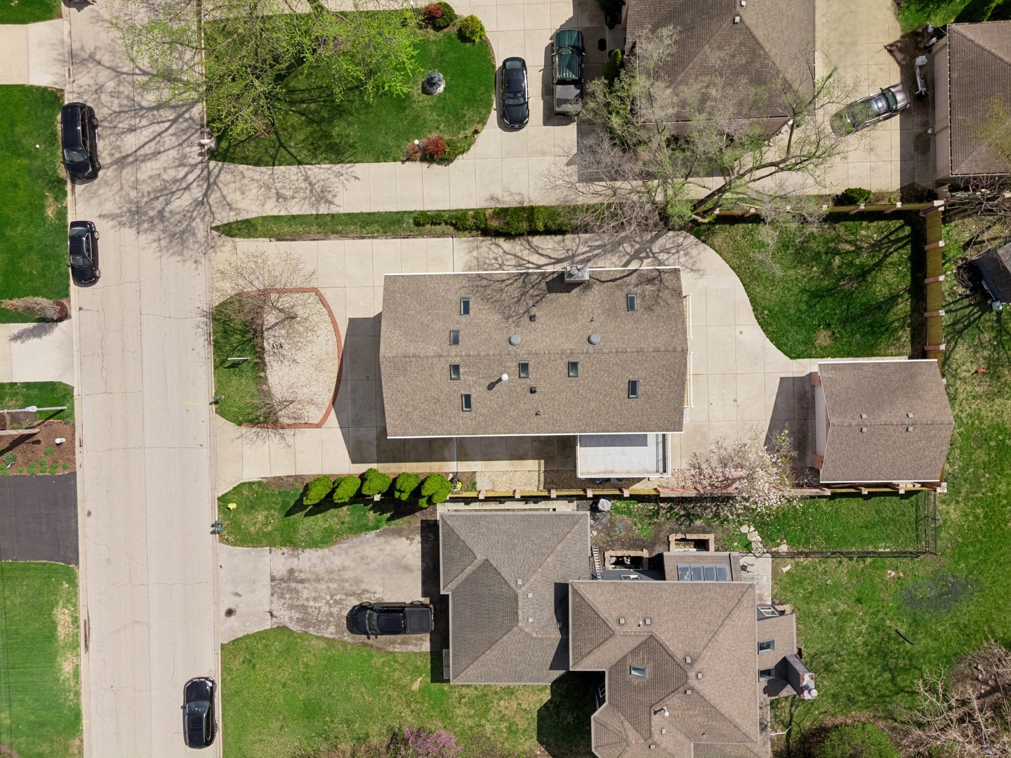 9807 West 57th Street Countryside, IL 60525 - Photo 40 of 48 an aerial view of a house with a garden and plants