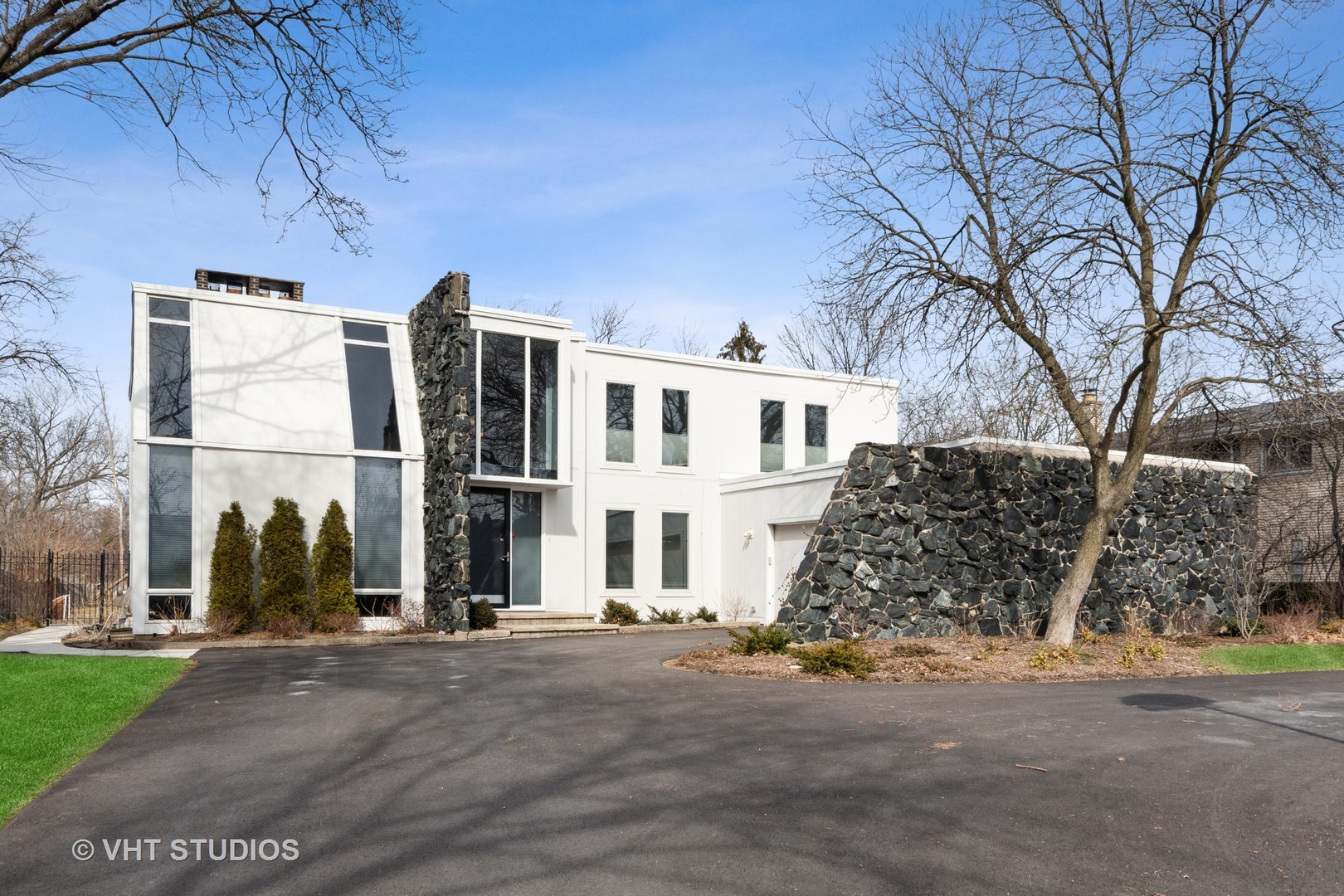 2079 Old Briar Road Highland Park, IL 60035 - Photo 1 of 20 front view of a house with a street