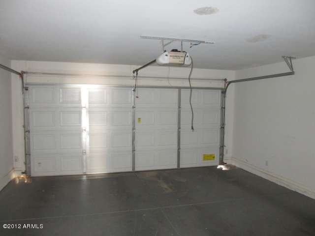 44904 West Sandhill Road Maricopa, AZ 85139 - Photo 18 of 22 023-342353-Garage