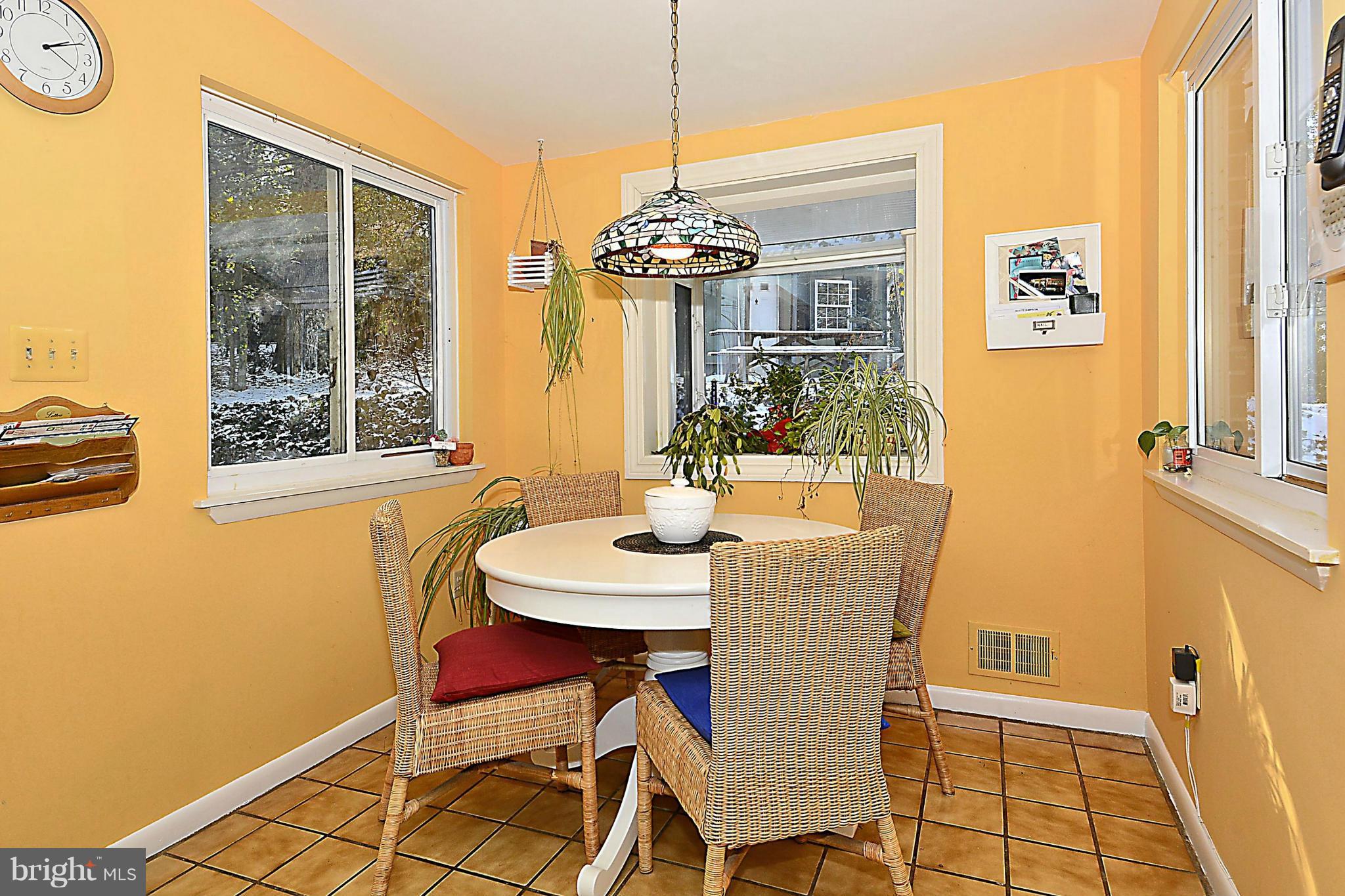 18506 Cabin Road Triangle, VA 22172 - Photo 12 of 30 Charming Breakfast Room with Atrium Window