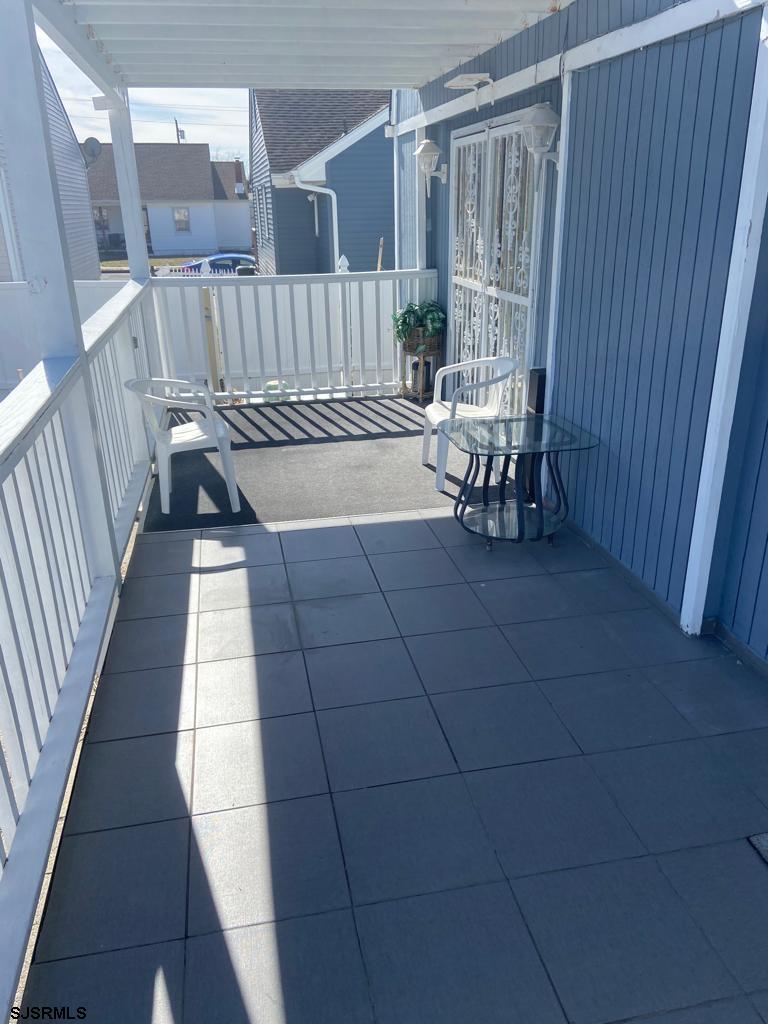 730 Warrena Road Atlantic City, NJ 08401 - Photo 6 of 17 a view of balcony with furniture