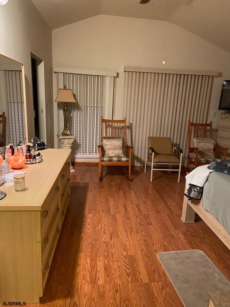 730 Warrena Road Atlantic City, NJ 08401 - Photo 10 of 17 a en suite bathroom with a sink and a mirror