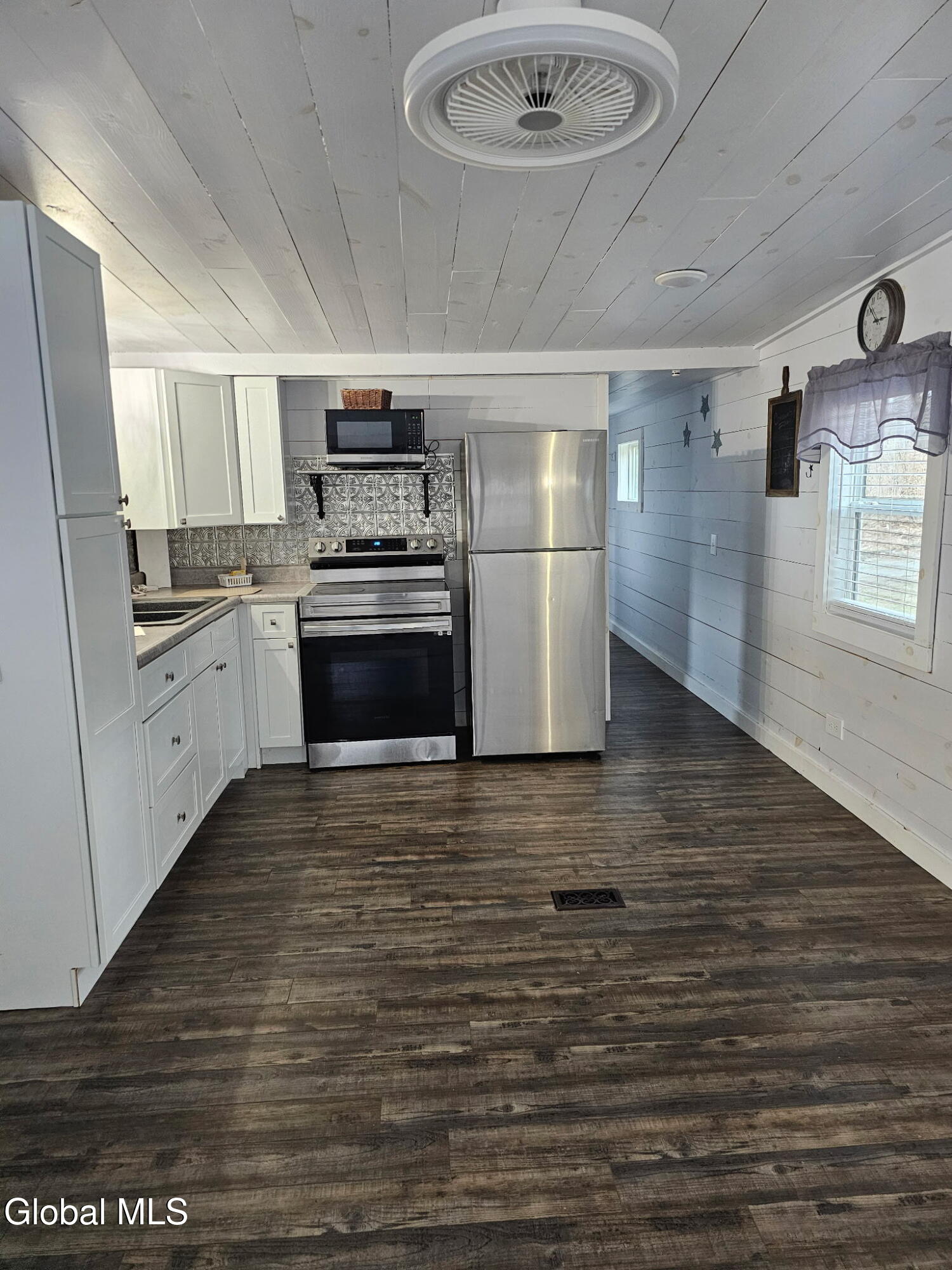 11 Star Way Port Henry, NY 12974 - Photo 5 of 20 3108376563907012442