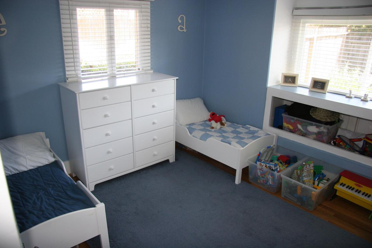 30 South Salinas Street, Unit D Santa Barbara, CA 93103 - Photo 16 of 19 a bedroom with a bed and a window