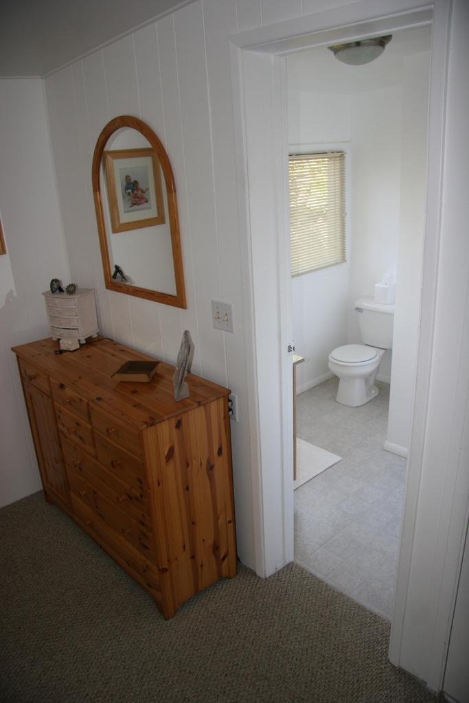 30 South Salinas Street, Unit D Santa Barbara, CA 93103 - Photo 18 of 19 a utility room with dryer and washer