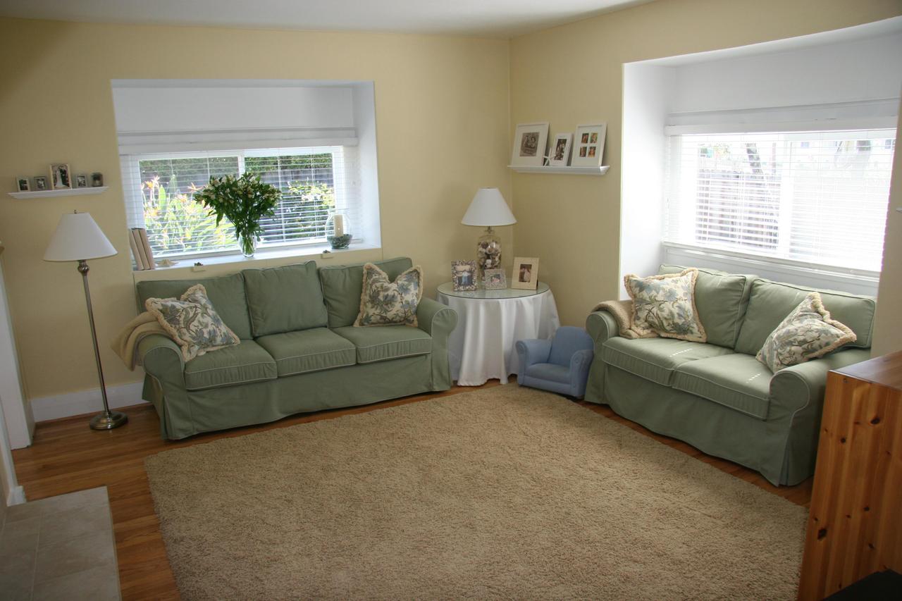 30 South Salinas Street, Unit D Santa Barbara, CA 93103 - Photo 6 of 19 a living room with furniture and a window