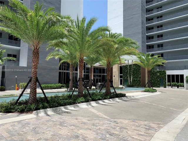 $810,000 | 16385 Biscayne Boulevard, Unit 1916, North Miami Beach, FL 33160