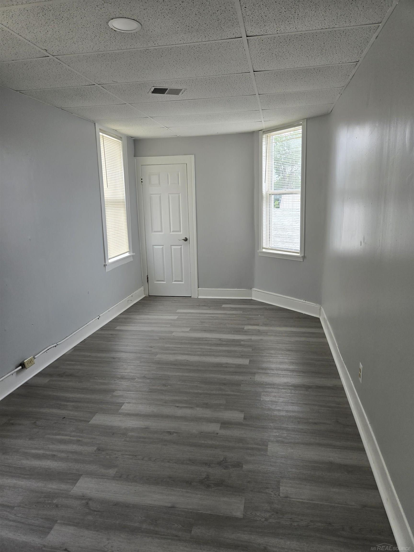 5922 Chicago Road South Warren, MI 48092 - Photo 4 of 6