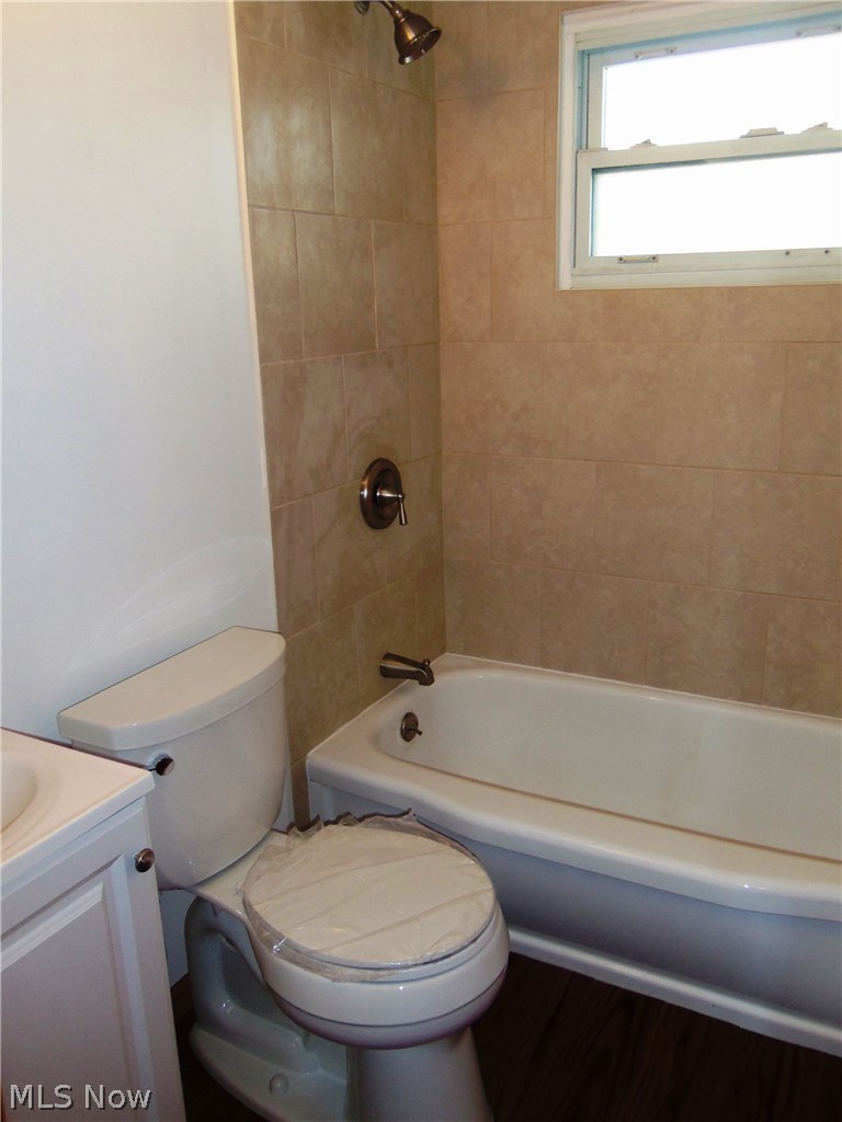 2760 Dentzler Road Parma, OH 44134 - Photo 17 of 35