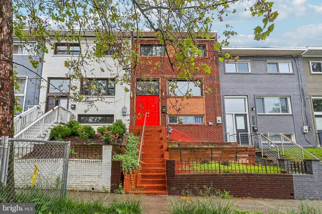 a view of building with an outdoor space