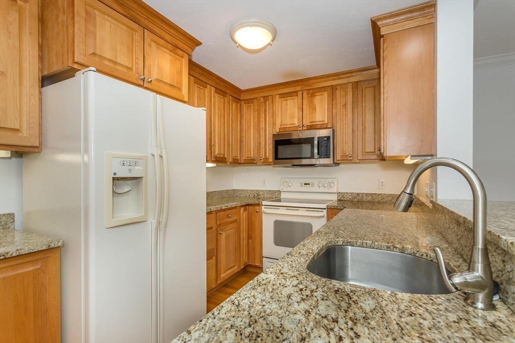 25 Maple Street, Unit 25A Canton, MA 02021 - Photo 4 of 25 Gallery Image 4