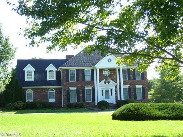 8016 Glengarriff Road Clemmons, NC 27012 - Photo 1 of 10 Exterior Front.