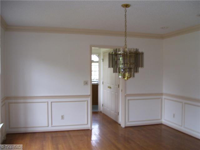 8016 Glengarriff Road Clemmons, NC 27012 - Photo 5 of 10 Dining Room.