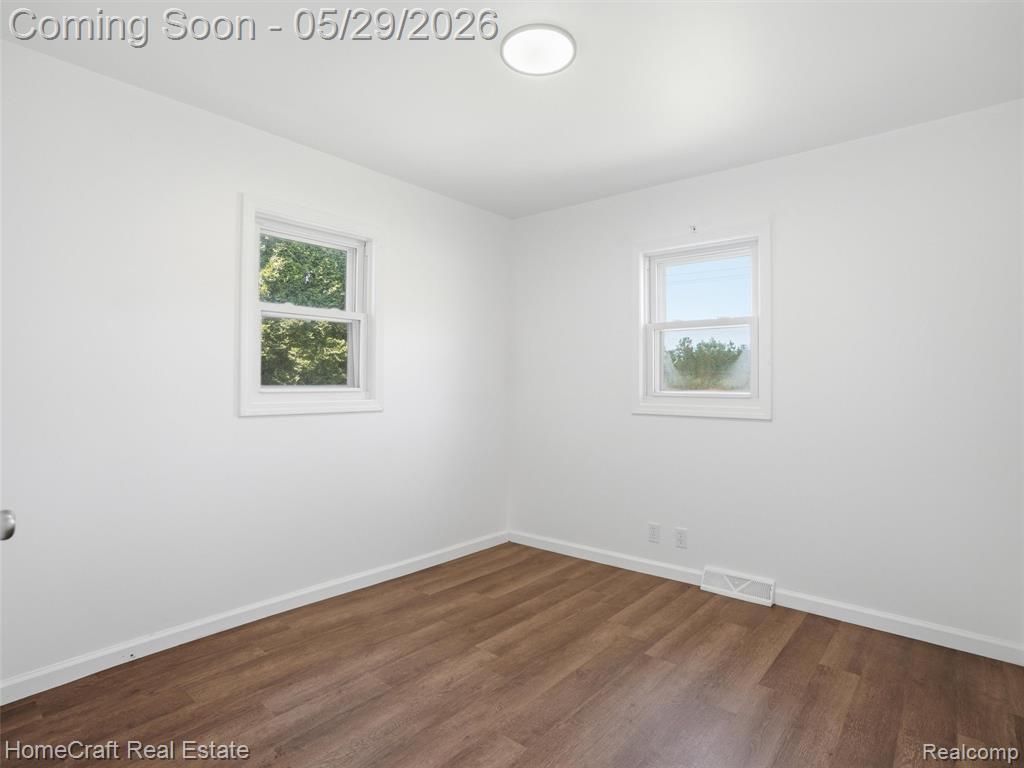 31245 Beverly Road Romulus, MI 48174 - Photo 6 of 24