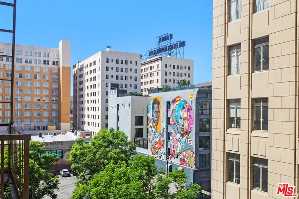 a view of a multi story building