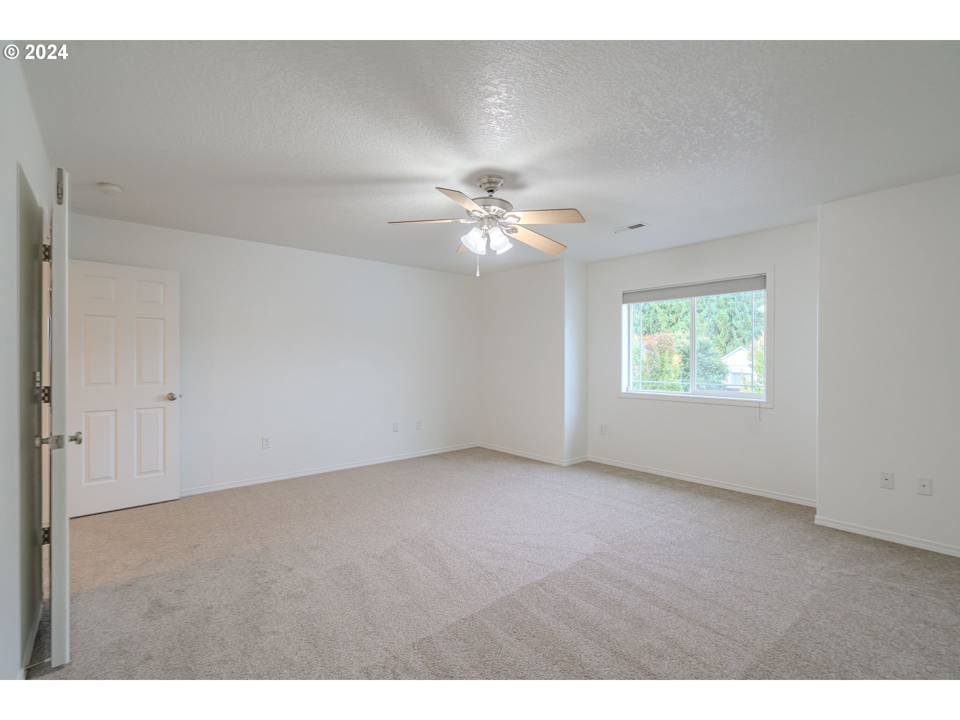314 South 34th Place Ridgefield, WA 98642 - Photo 26 of 48 a view of an empty room with a window