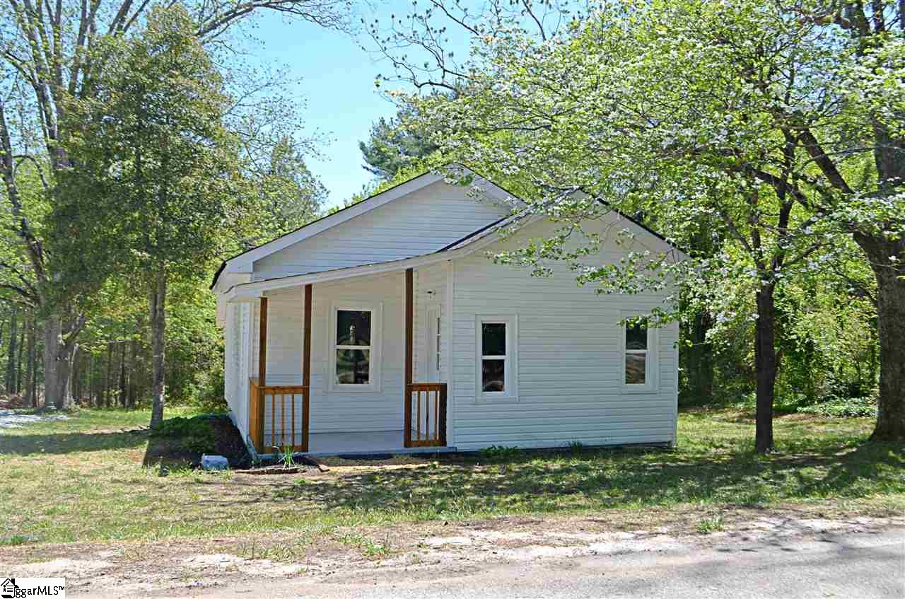 89 Loftis Road Travelers Rest, SC 29690 - Photo 2 of 28