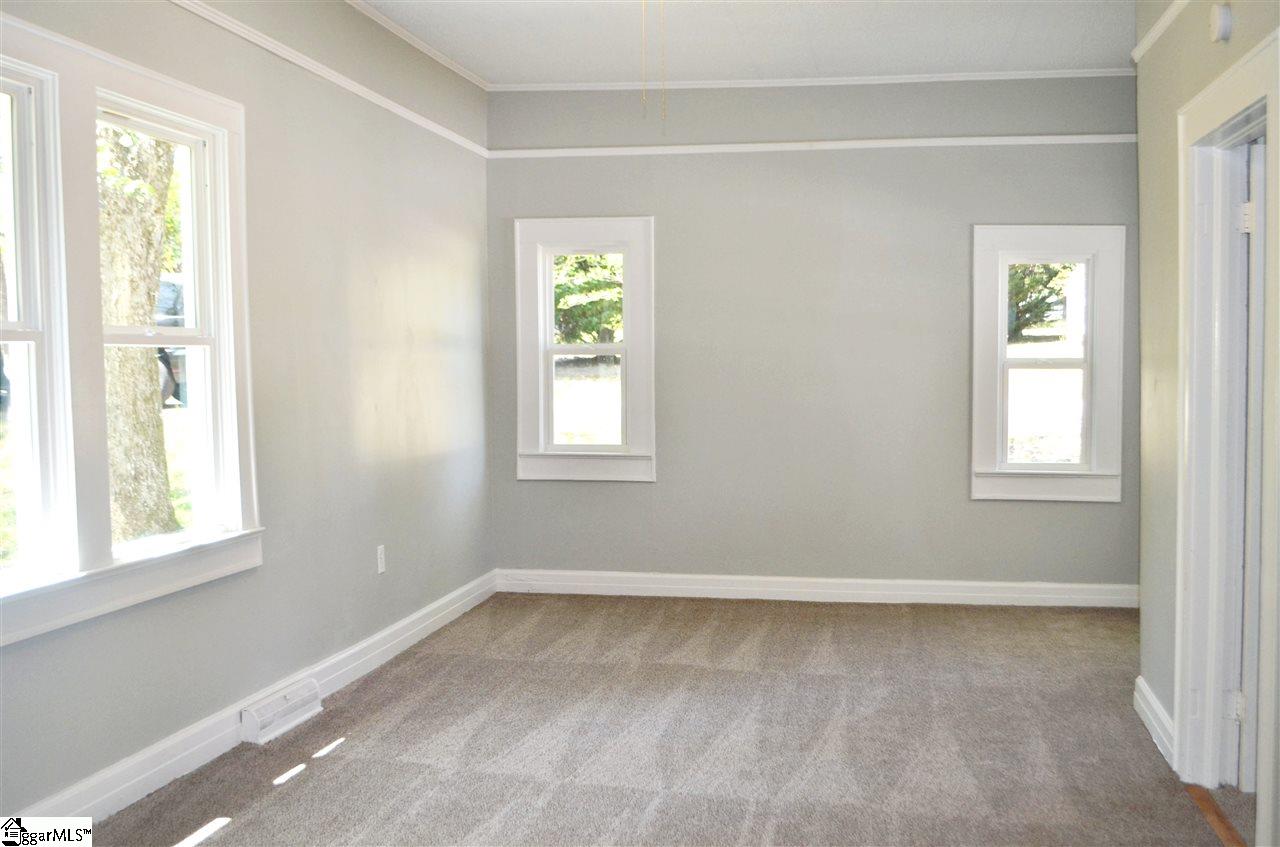 89 Loftis Road Travelers Rest, SC 29690 - Photo 8 of 28