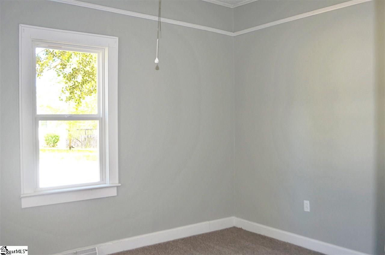 89 Loftis Road Travelers Rest, SC 29690 - Photo 9 of 28