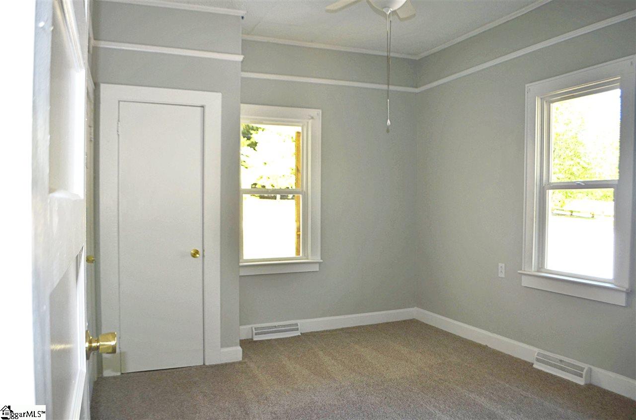 89 Loftis Road Travelers Rest, SC 29690 - Photo 10 of 28