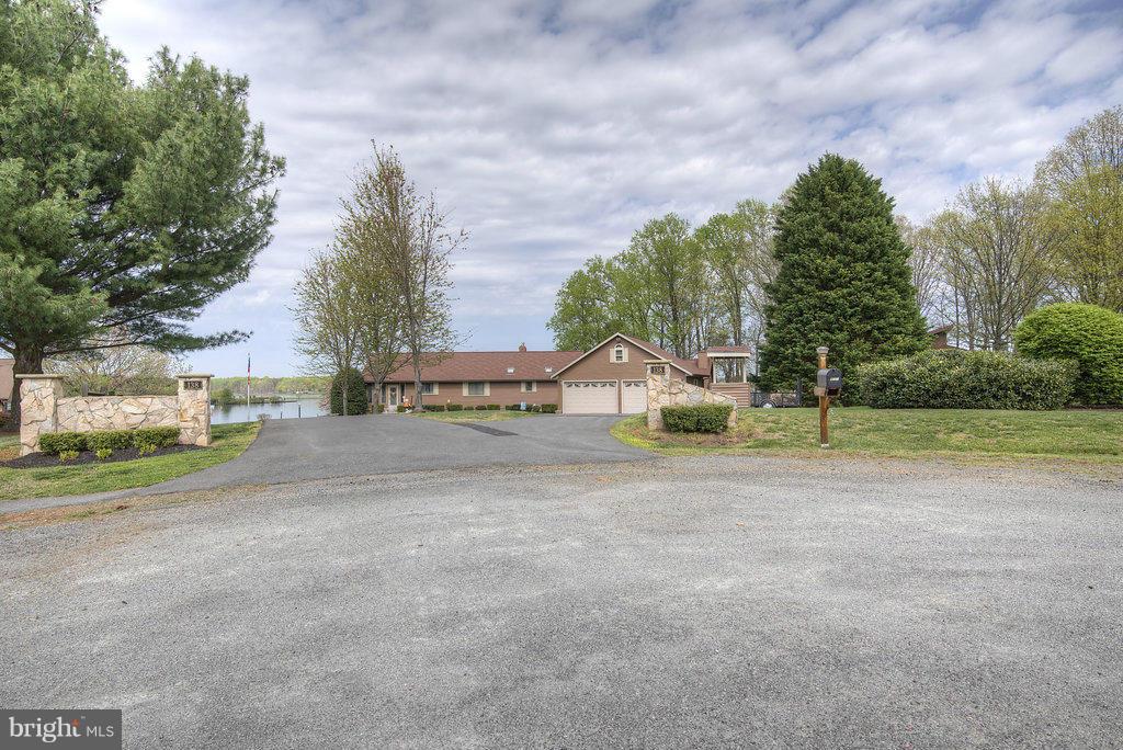 138 Rhett Butler Drive Bumpass, VA 23024 - Photo 2 of 30 Exterior (Front)