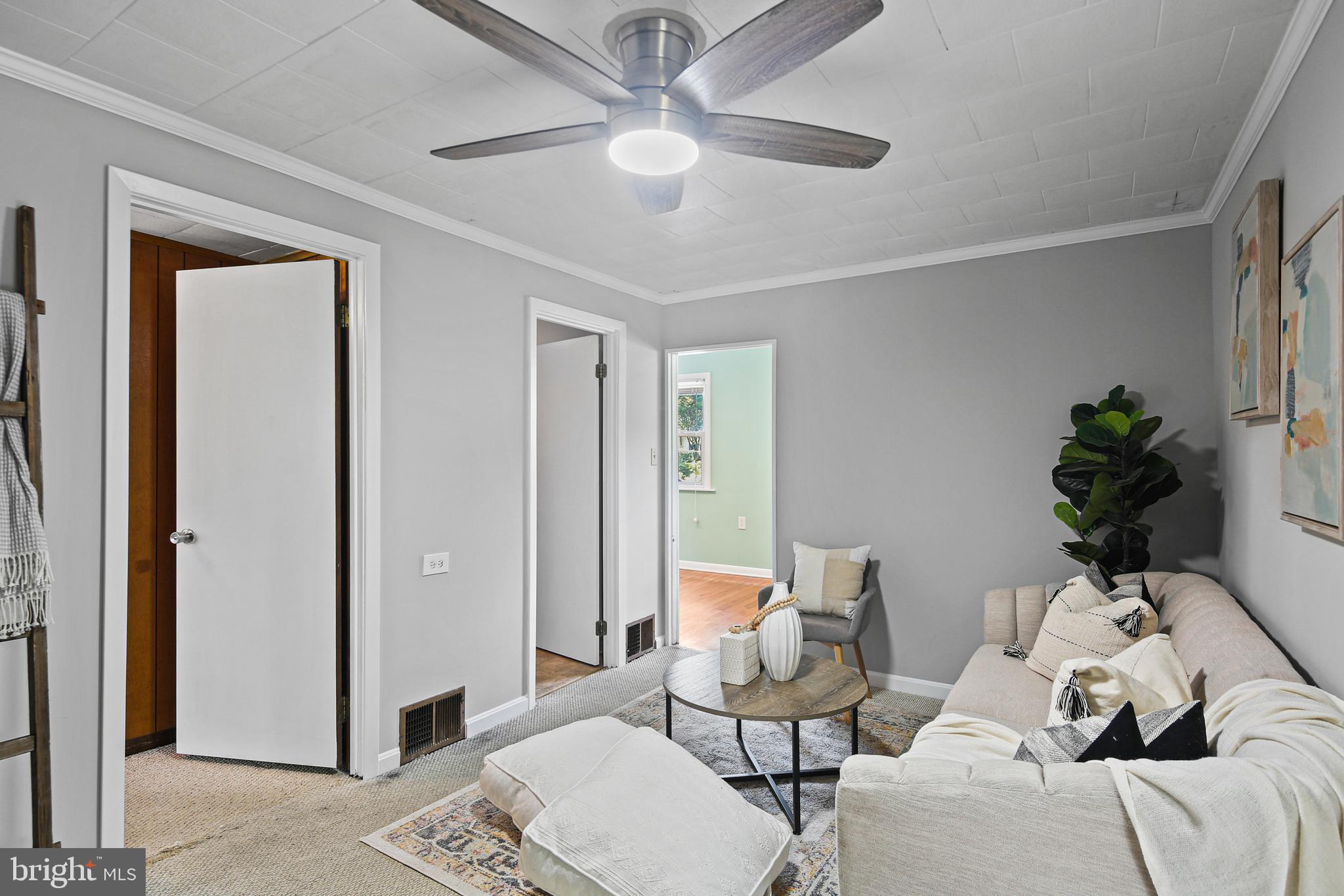 12 Cherry Road Riva, MD 21140 - Photo 12 of 38 Livingroom w/ Ceiling Fan