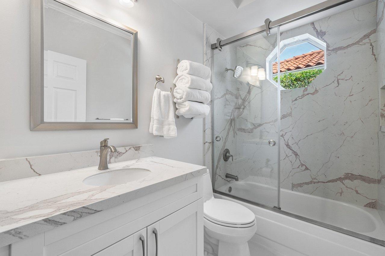 17400 Antigua Point Way Boca Raton, FL 33487 - Photo 19 of 43 015-17400AntiguaPointWay-BocaRaton-FL-SM
