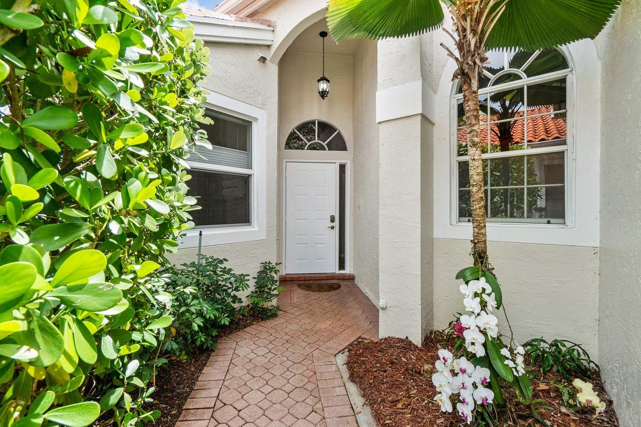 17400 Antigua Point Way Boca Raton, FL 33487 - Photo 4 of 43 004-17400AntiguaPointWay-BocaRaton-FL-SM