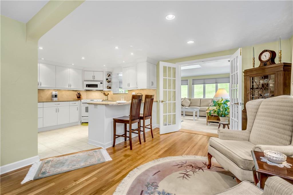 306 Thompsonville Road McMurray, PA 15317 - Photo 4 of 25 Gallery Image 4