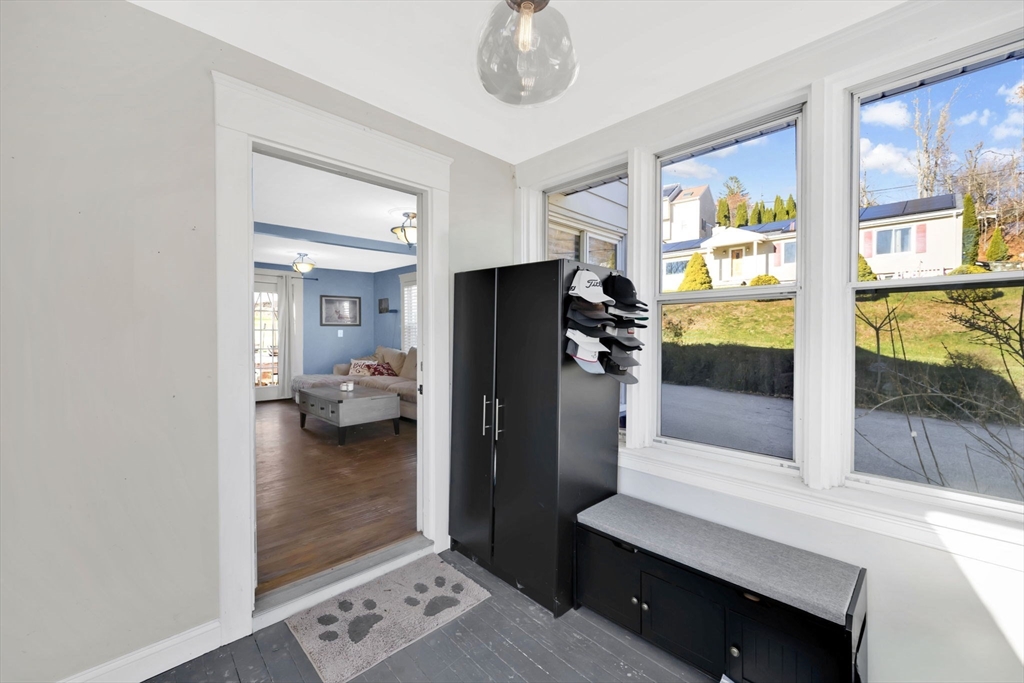 5 Edwidge Street Worcester, MA 01602 - Photo 4 of 27