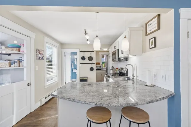 $384,900 | 5 Edwidge Street, Worcester, MA 01602