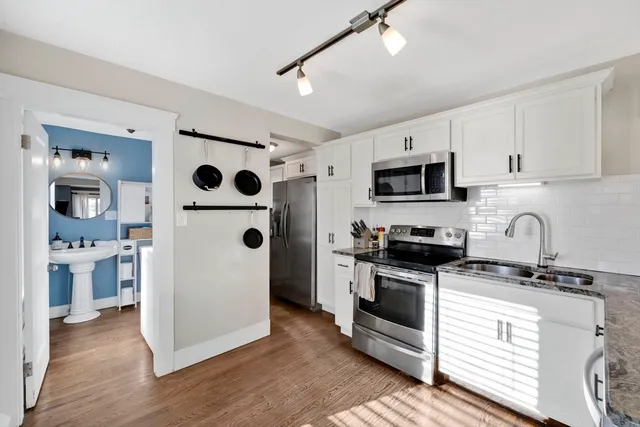 $384,900 | 5 Edwidge Street, Worcester, MA 01602