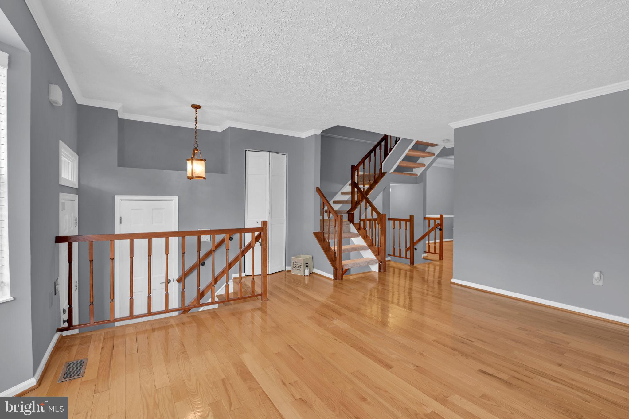 712 Suffield Drive Gaithersburg, MD 20878 - Photo 4 of 30