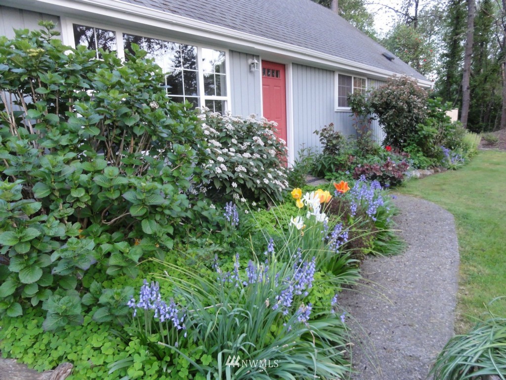 23226 Kingsbury Road Southwest Vashon, WA 98070 - Photo 16 of 24 Gallery Image 16