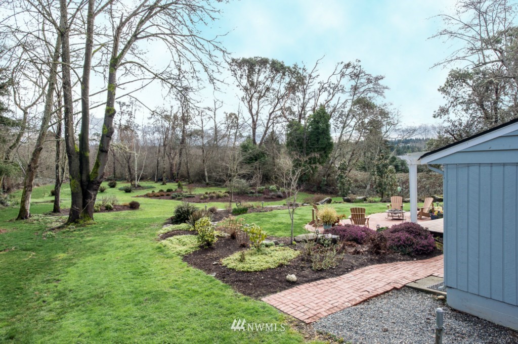 23226 Kingsbury Road Southwest Vashon, WA 98070 - Photo 18 of 24 Gallery Image 18