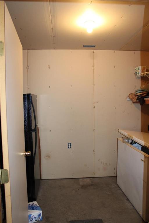 1365 Signal Road Quinlan, TX 75474 - Photo 33 of 33 Laundry area inside shop
