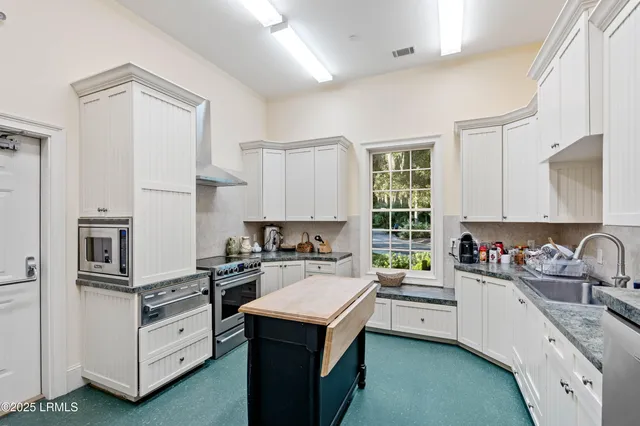 $550,000 | 208 Bull Point Drive, Seabrook, SC 29940