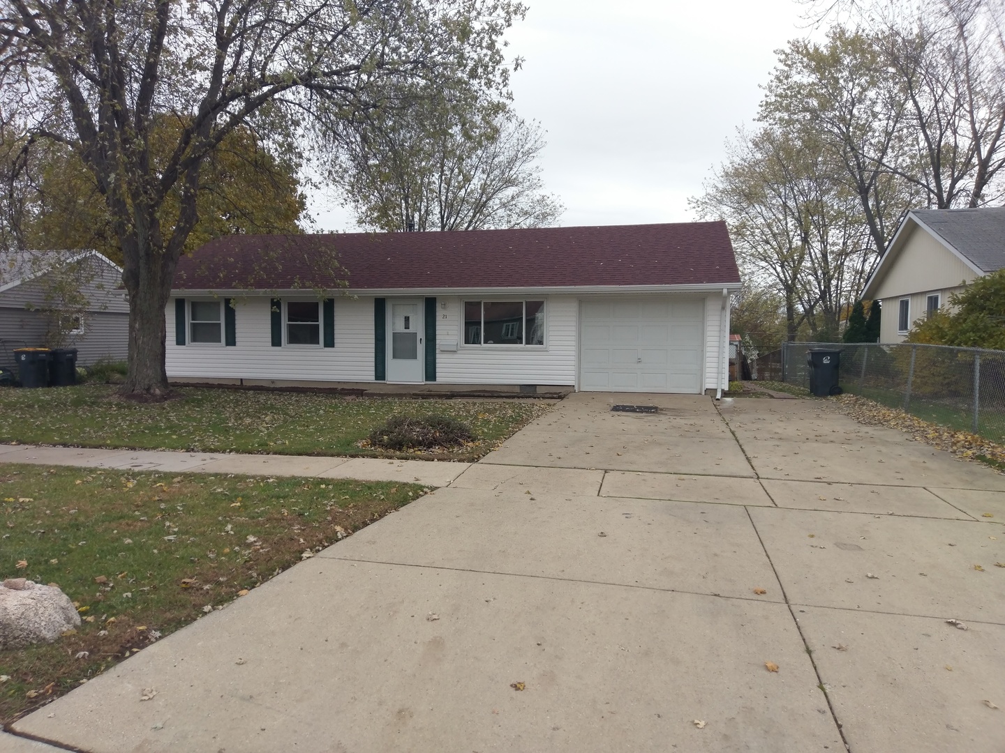21 South Oltendorf Road Streamwood, IL 60107 - Photo 1 of 11