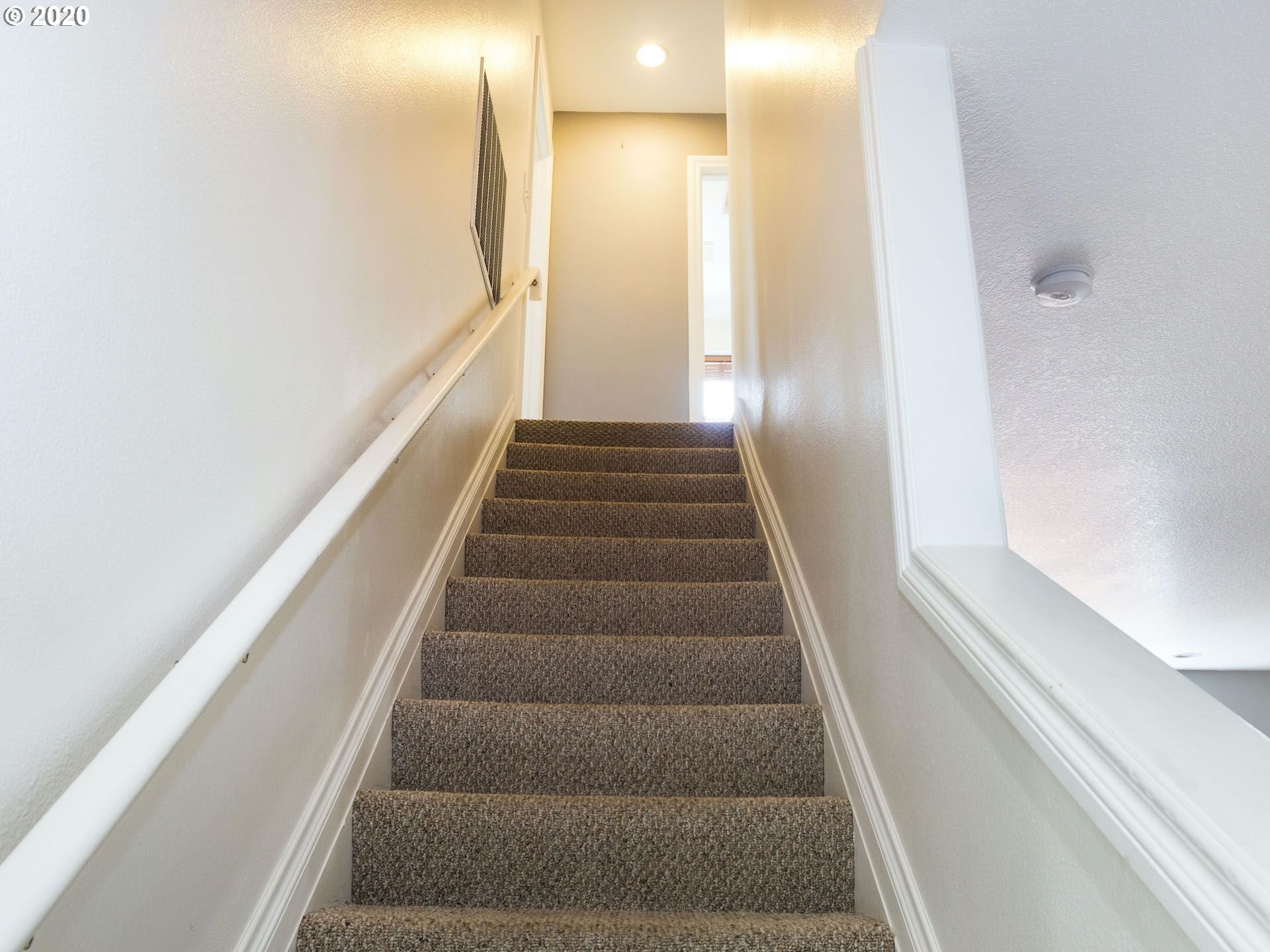 17849 Southwest Pars Place Beaverton, OR 97078 - Photo 16 of 32 Staircase