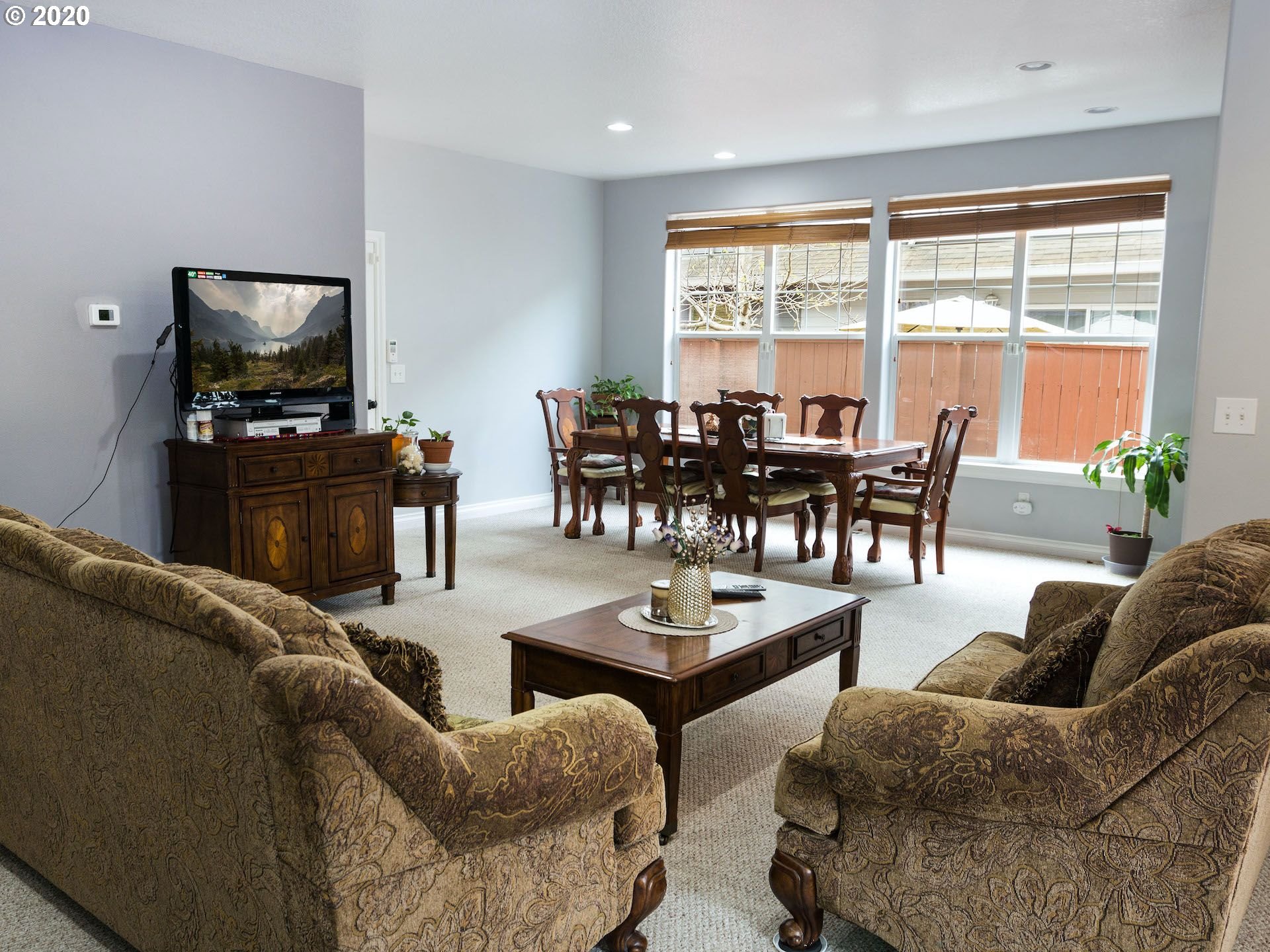 17849 Southwest Pars Place Beaverton, OR 97078 - Photo 8 of 32 Living Room/Dining Room