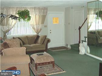 7728 Rugby Street Philadelphia, PA 19150 - Photo 7 of 11 Living Room