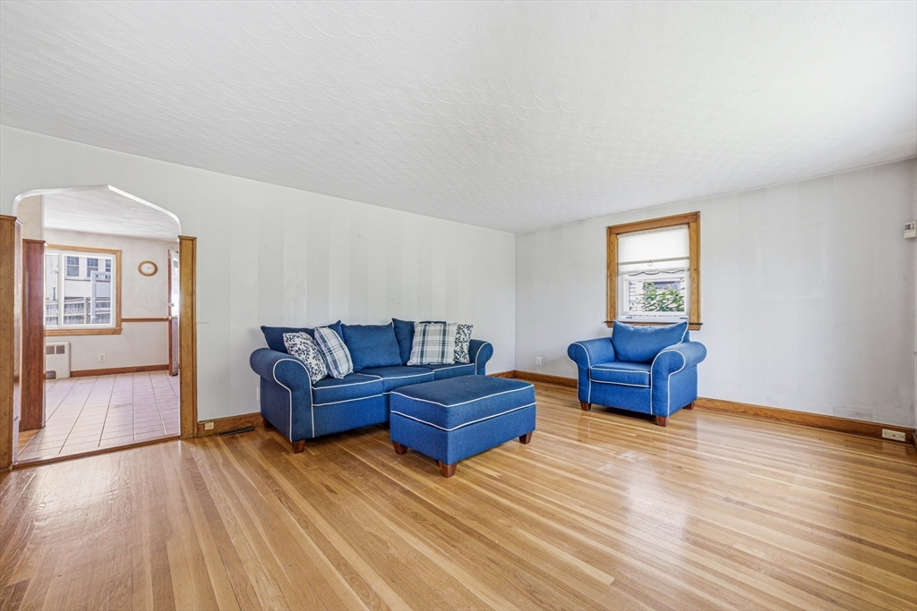 126 Brookfield Road Winthrop, MA 02152 - Photo 8 of 39