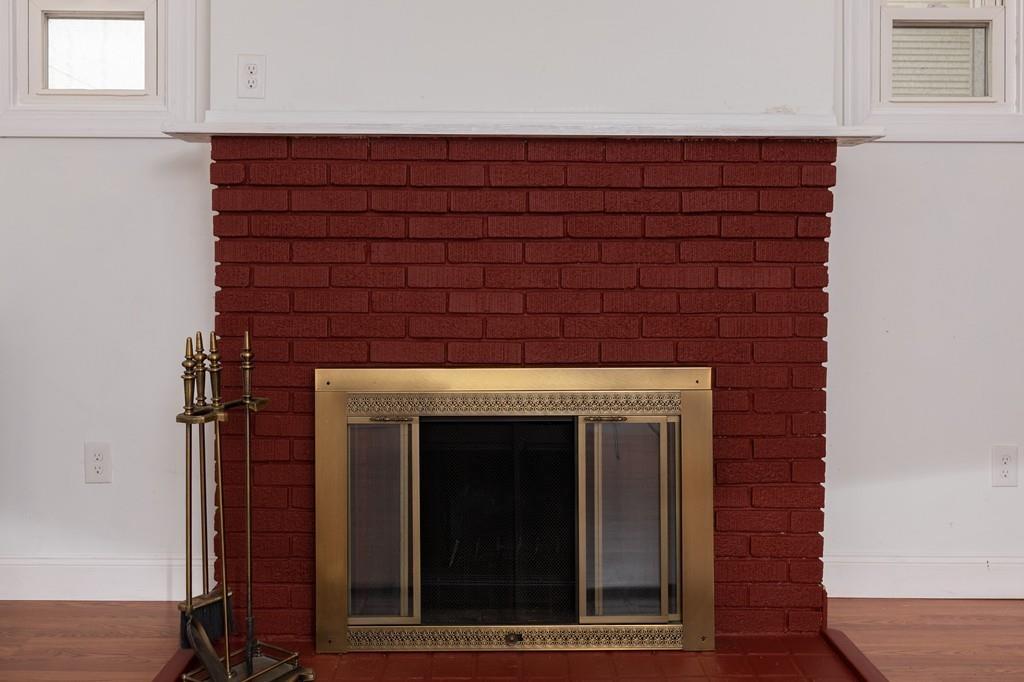 206 Marsden Street Springfield, MA 01109 - Photo 6 of 21 a close view of fireplace