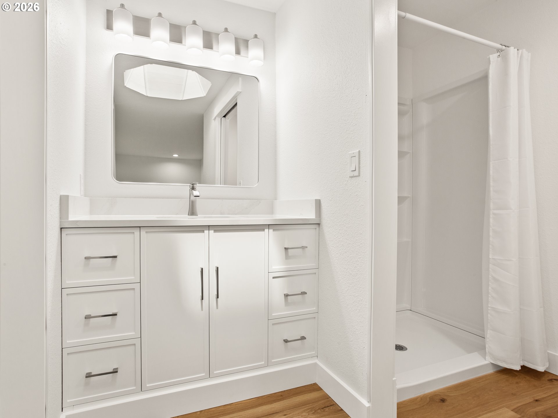 1409 Southwest Chastain Avenue Gresham, OR 97080 - Photo 20 of 48 Bathroom, Attached