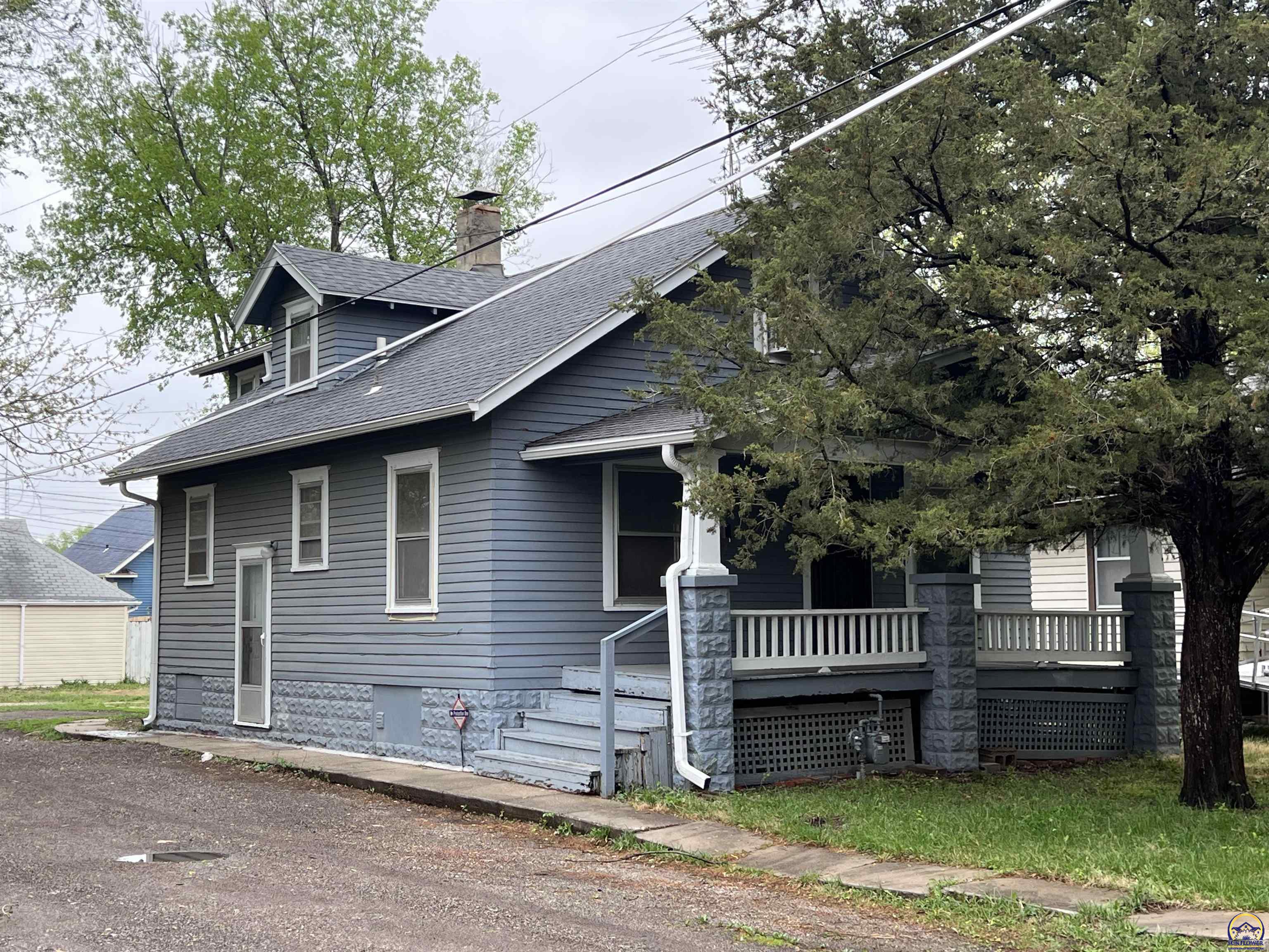 810 Southeast Branner Street Topeka, KS 66607 - Photo 1 of 1