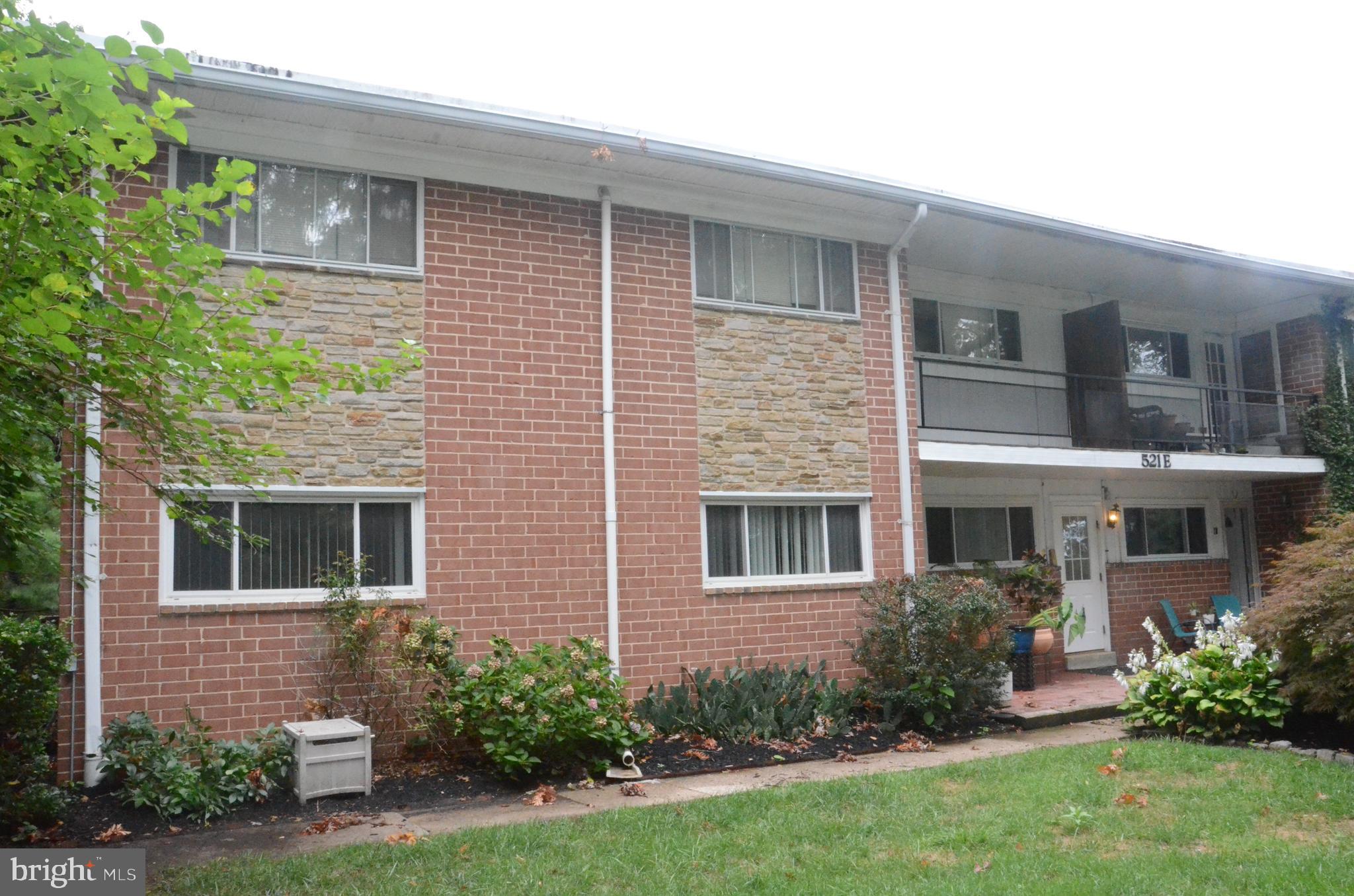 Wonderful location for this brick 2nd floor condo