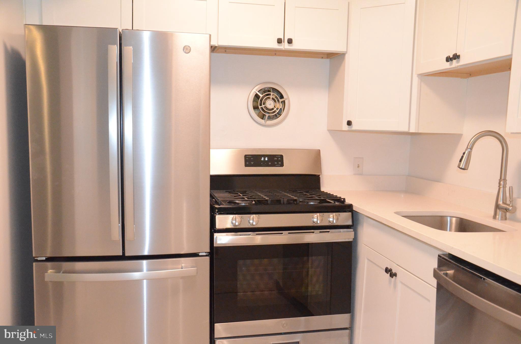 521 Epsom Road, Unit 2D Towson, MD 21286 - Photo 12 of 28 All brand new stainless steel appliances