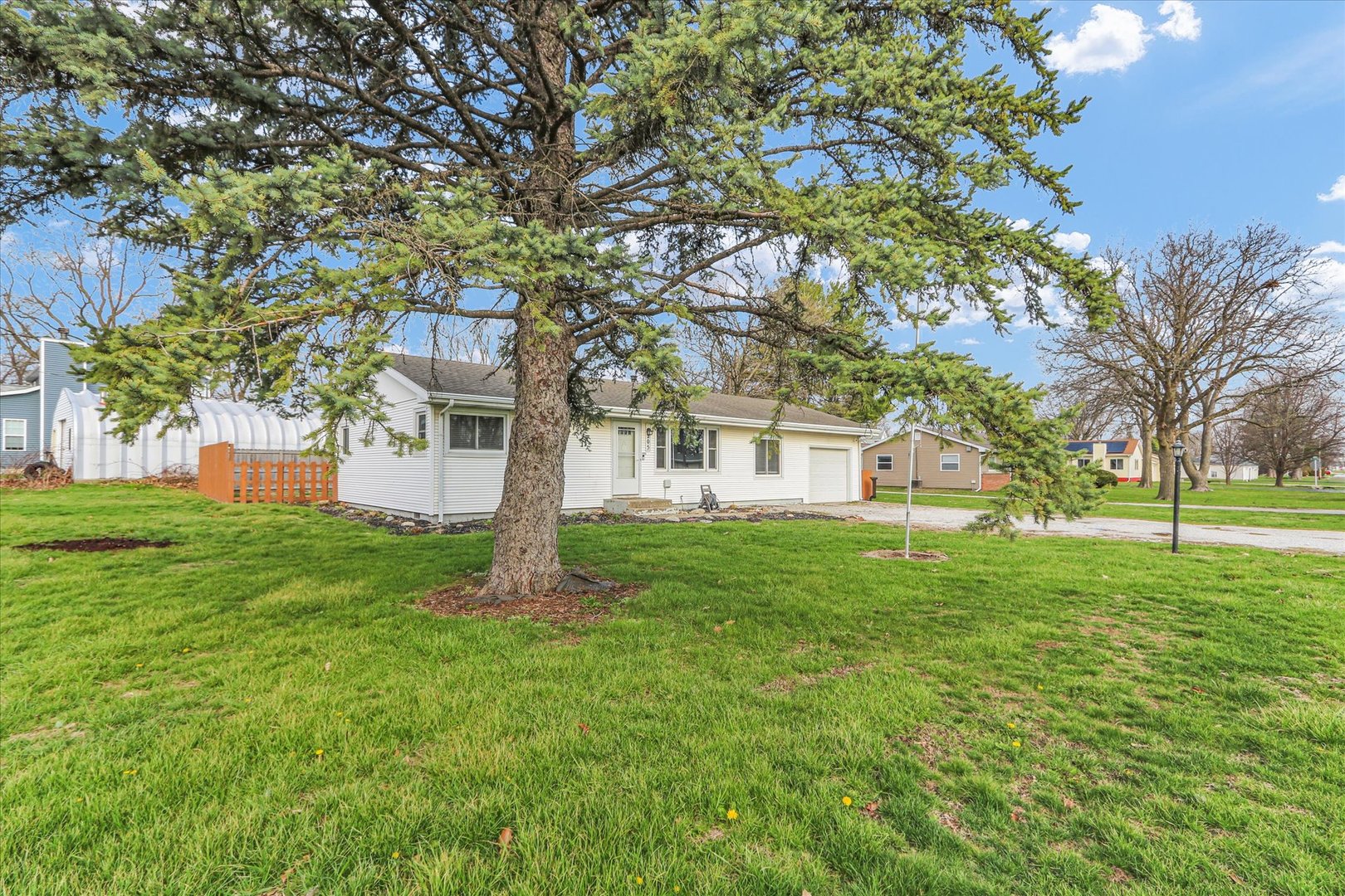 205 Cory Street Tolono, IL 61880 - Photo 2 of 27