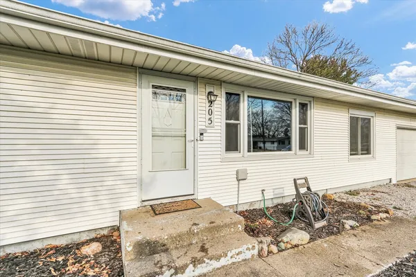 $195,000 | 205 Cory Street, Tolono, IL 61880